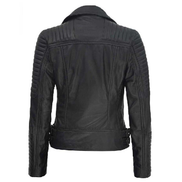 Giacca in pelle da motociclista nera di classe da donna
